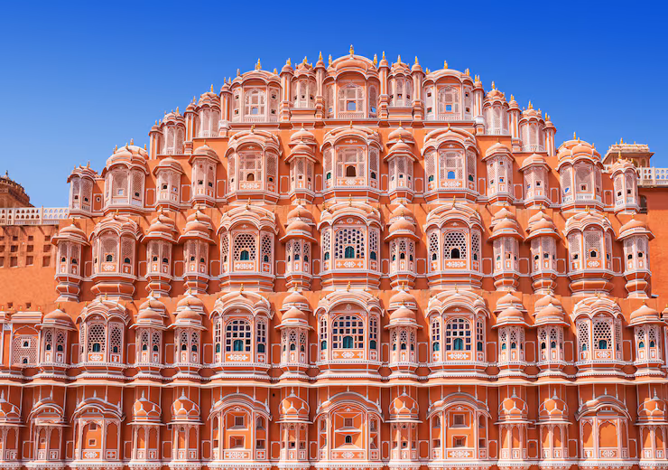 hawa-mahal-palace-jaipur_78361-570