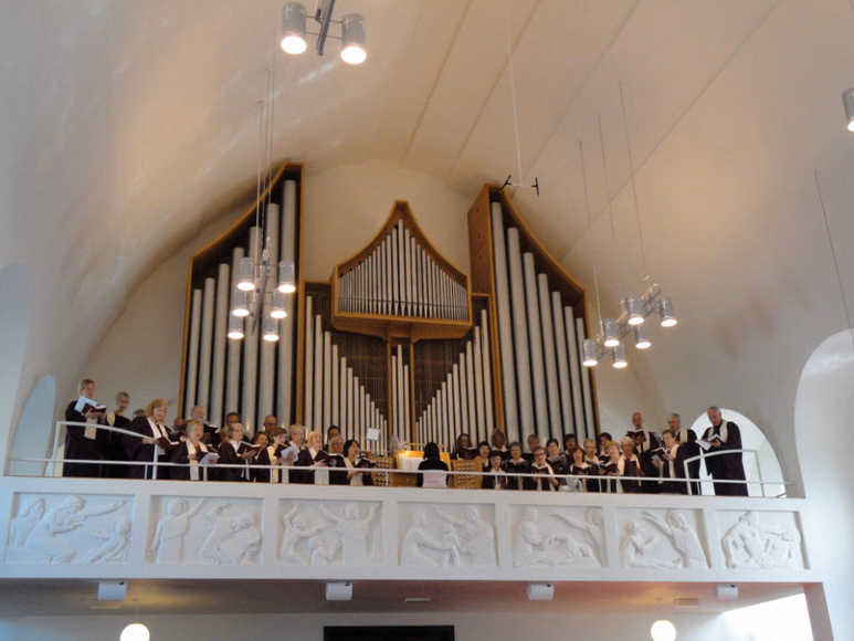 ci22nx4p7xytronw6zyj9nzz2kw6_Akureyri Church