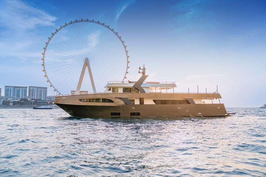 xv3mdppdwp9w9kzymmqkv6rug3nk_Dubai Marina Yacht 4