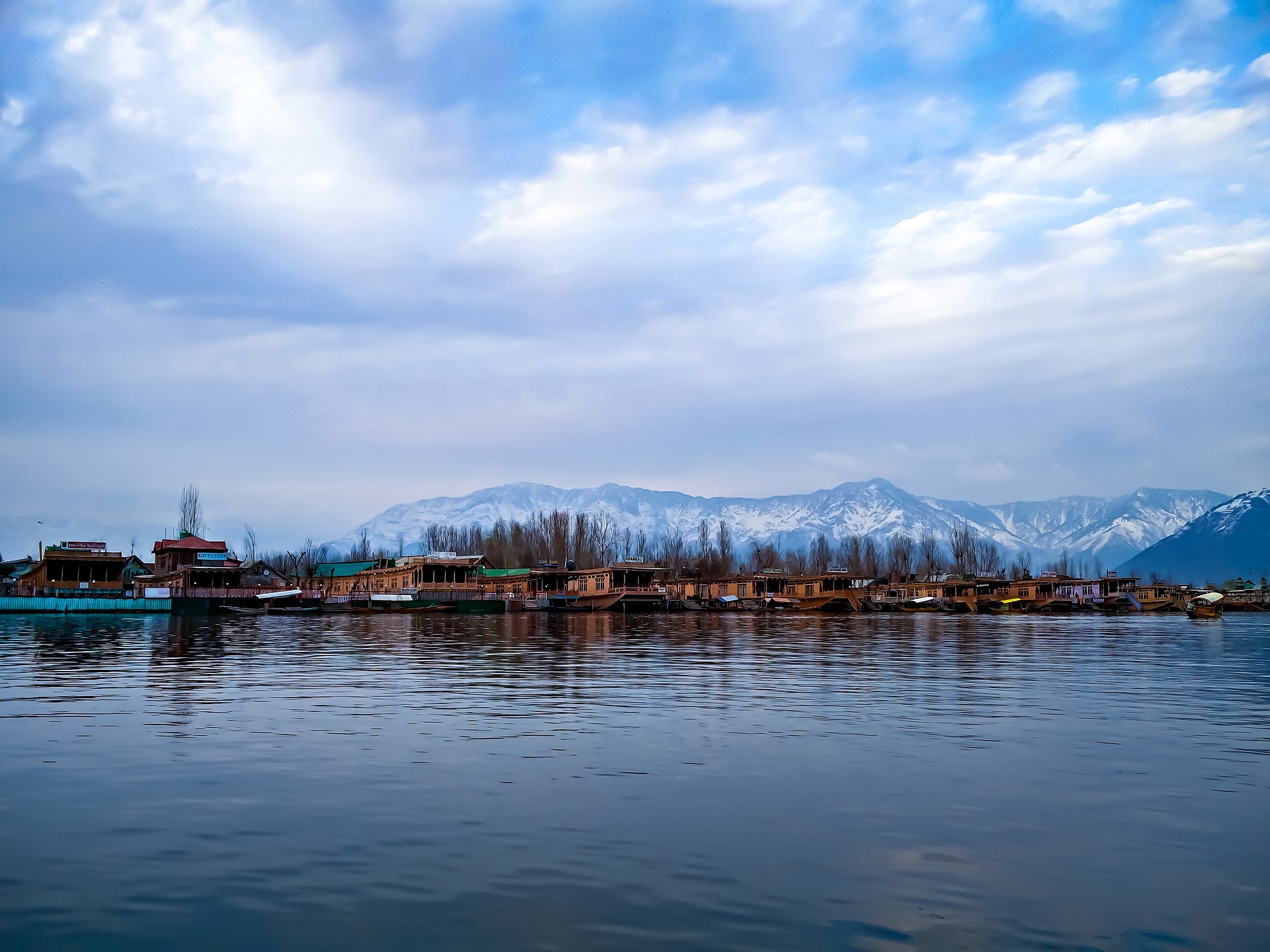 Discover the Magical Beauty of Kashmir: A Paradise on Earth